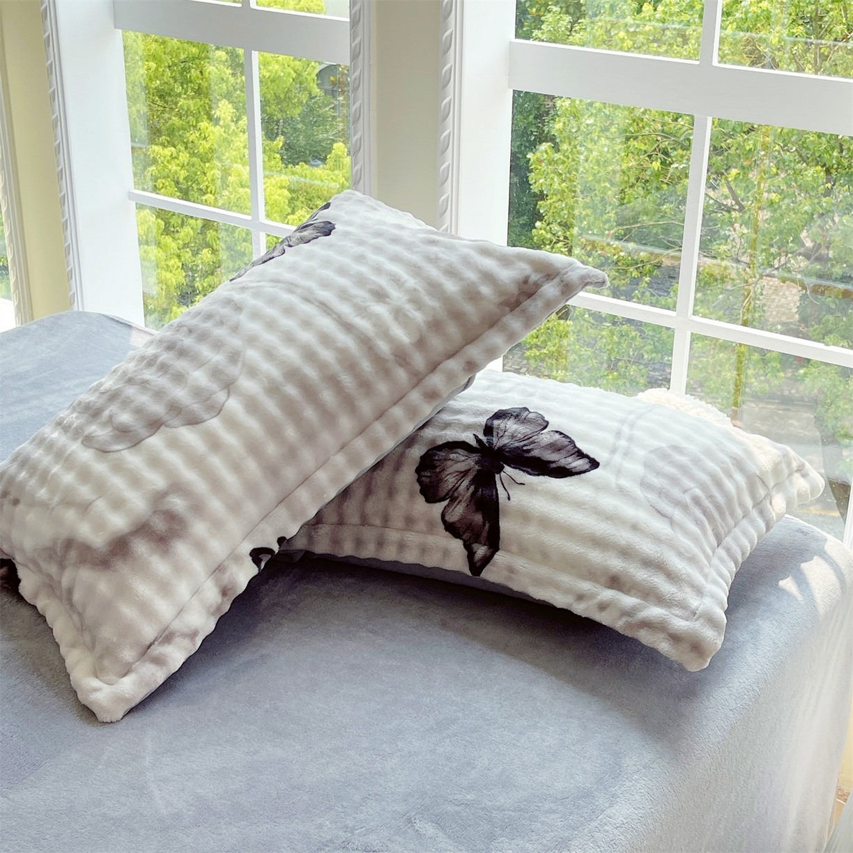 91家纺网 家纺一手货源 找家纺 凯儿家纺 2025新款兔毛牛奶泡泡绒单枕套单品枕套枕套单件 蝶儿飞飞