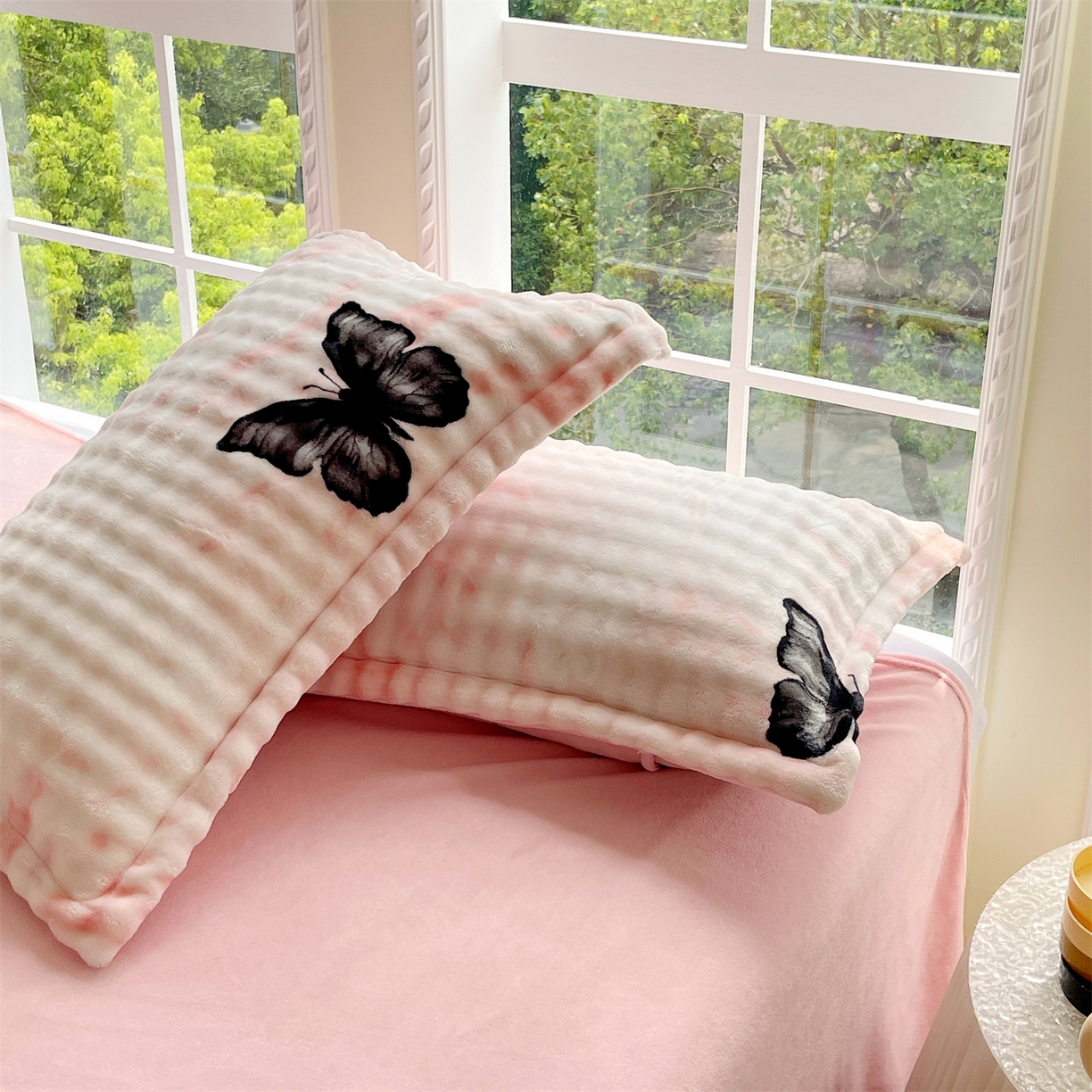 91家纺网 家纺一手货源 找家纺 凯儿家纺 2025新款兔毛牛奶泡泡绒单枕套单品枕套枕套单件 粉玉蝴蝶