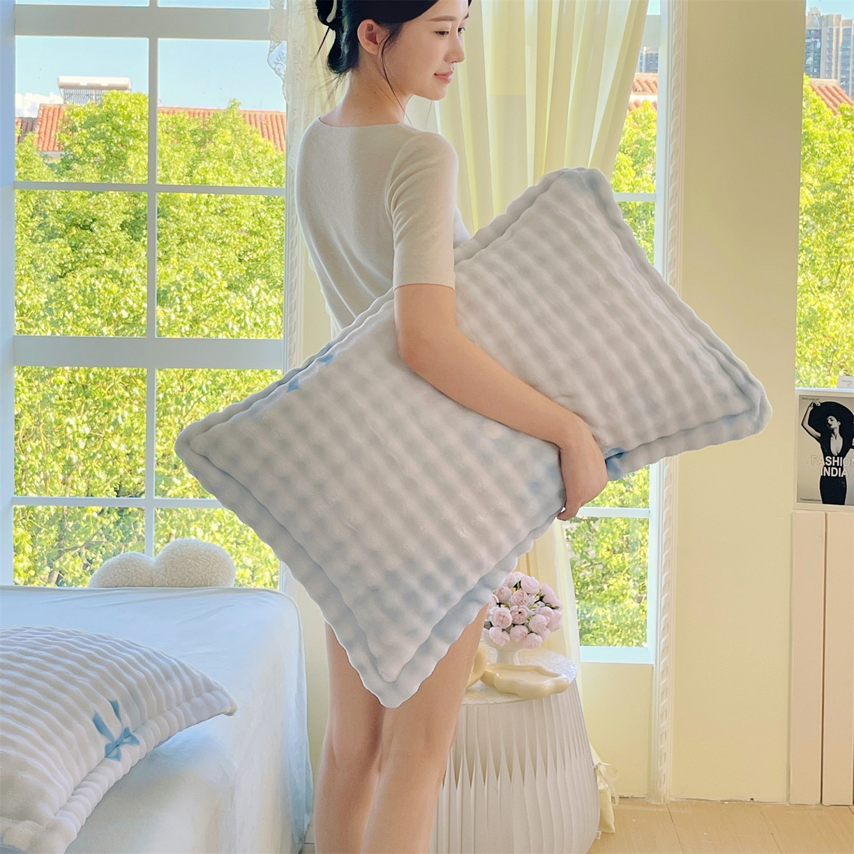 91家纺网 家纺一手货源 找家纺 凯儿家纺 2025新款兔毛牛奶泡泡绒单枕套单品枕套枕套单件 蓝色旋律