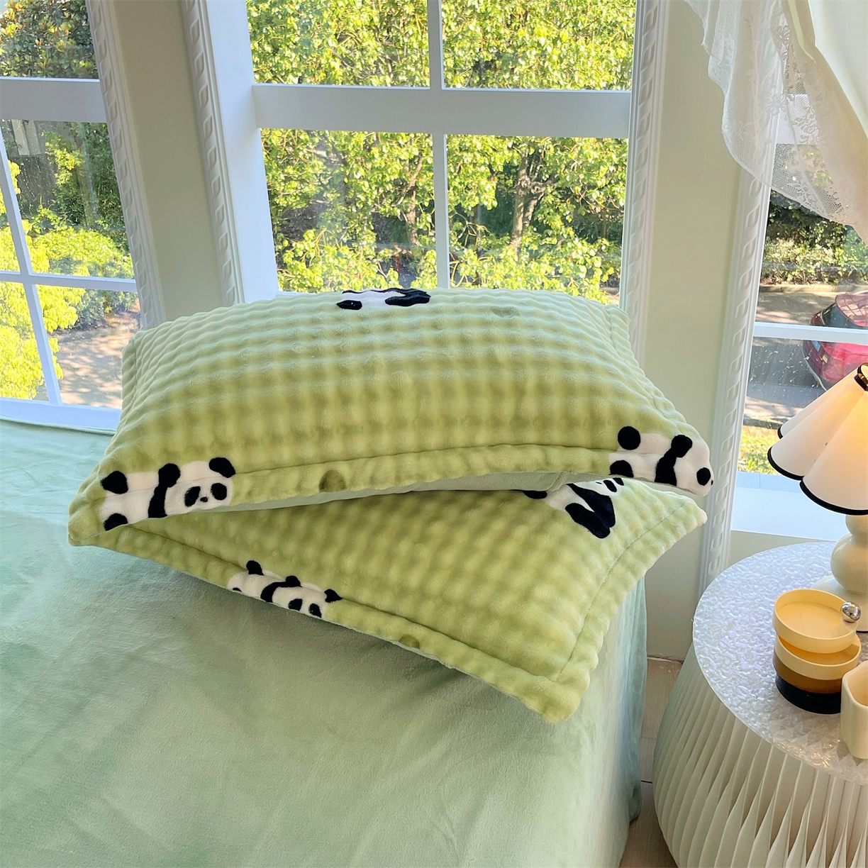 91家纺网 家纺一手货源 找家纺 凯儿家纺 2025新款兔毛牛奶泡泡绒单枕套单品枕套枕套单件 小熊猫绿