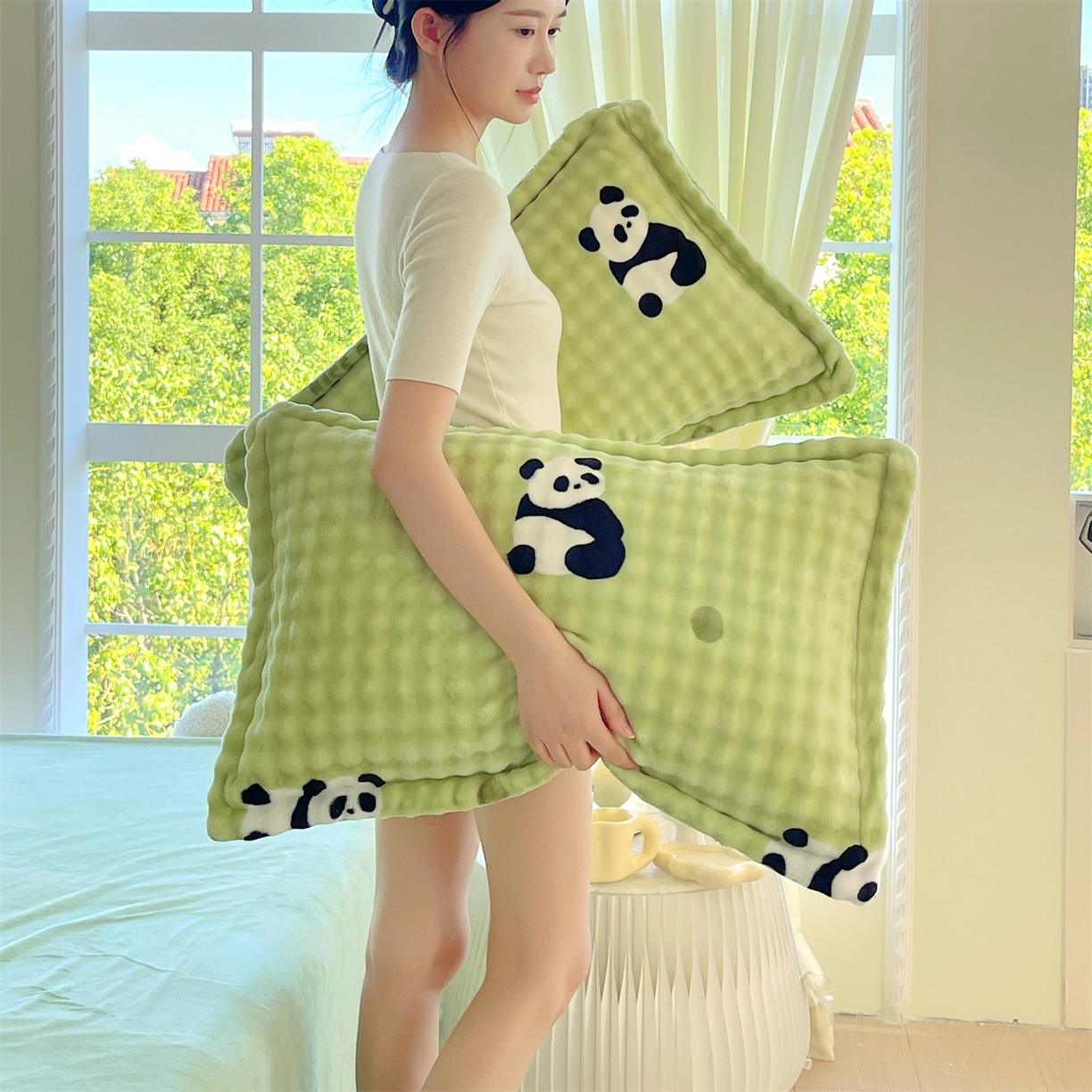 91家纺网 家纺一手货源 找家纺 凯儿家纺 2025新款兔毛牛奶泡泡绒单枕套单品枕套枕套单件 小熊猫绿