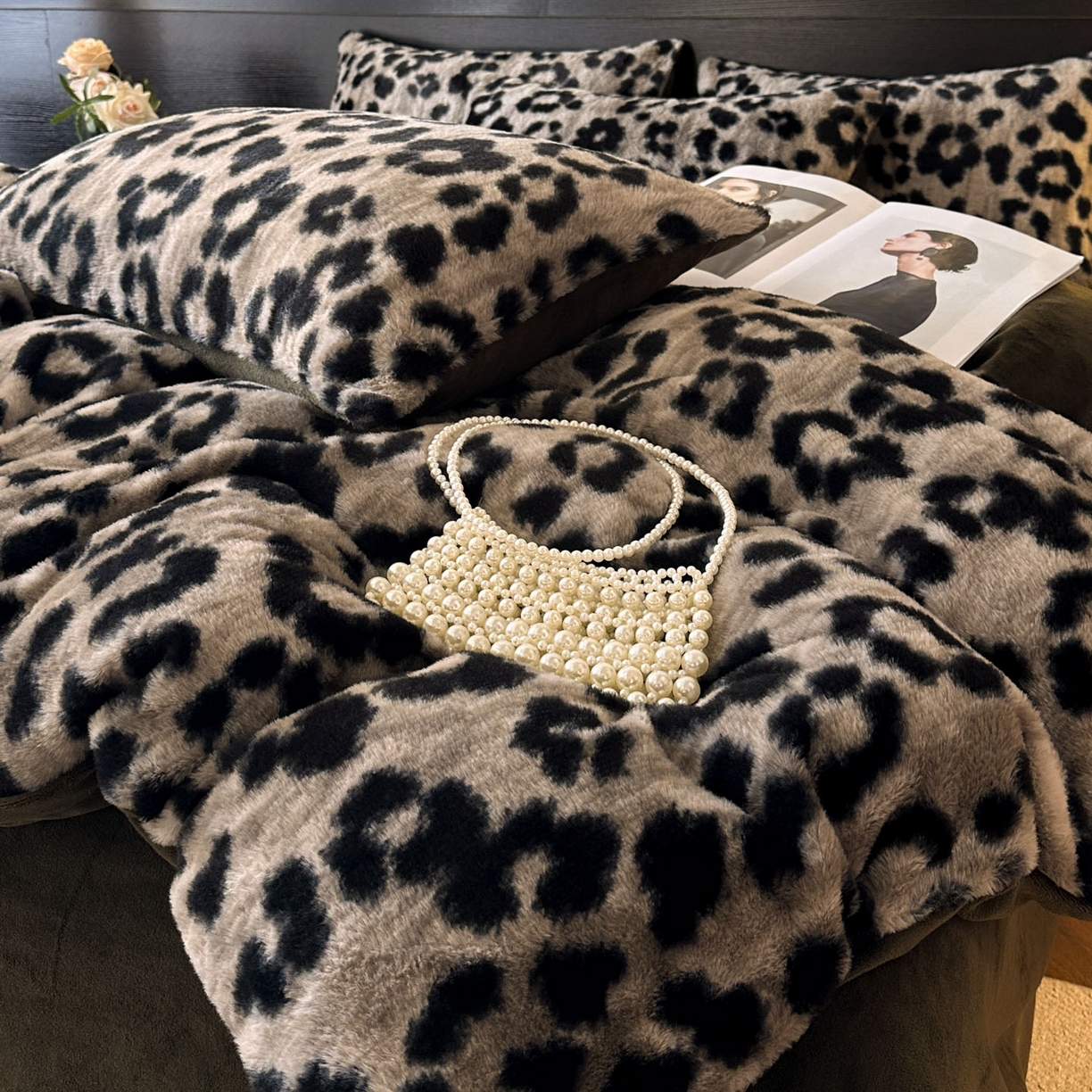 91家纺网 家纺一手货源 找家纺 金阳光家纺 2025新款A类高克重兔毛绒保暖印花牛奶绒四件套 美拉德系列 美拉德-豹纹