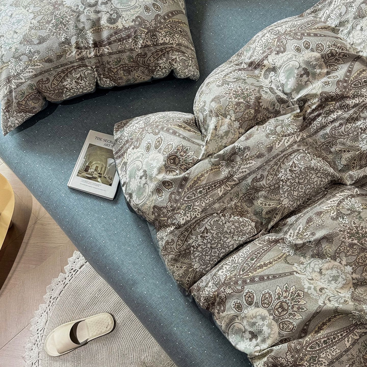 91家纺网 家纺一手货源 找家纺 缦纱 2025新款全棉纯棉小清新喷气13372印花40支纯棉四件套 葛锦-咖