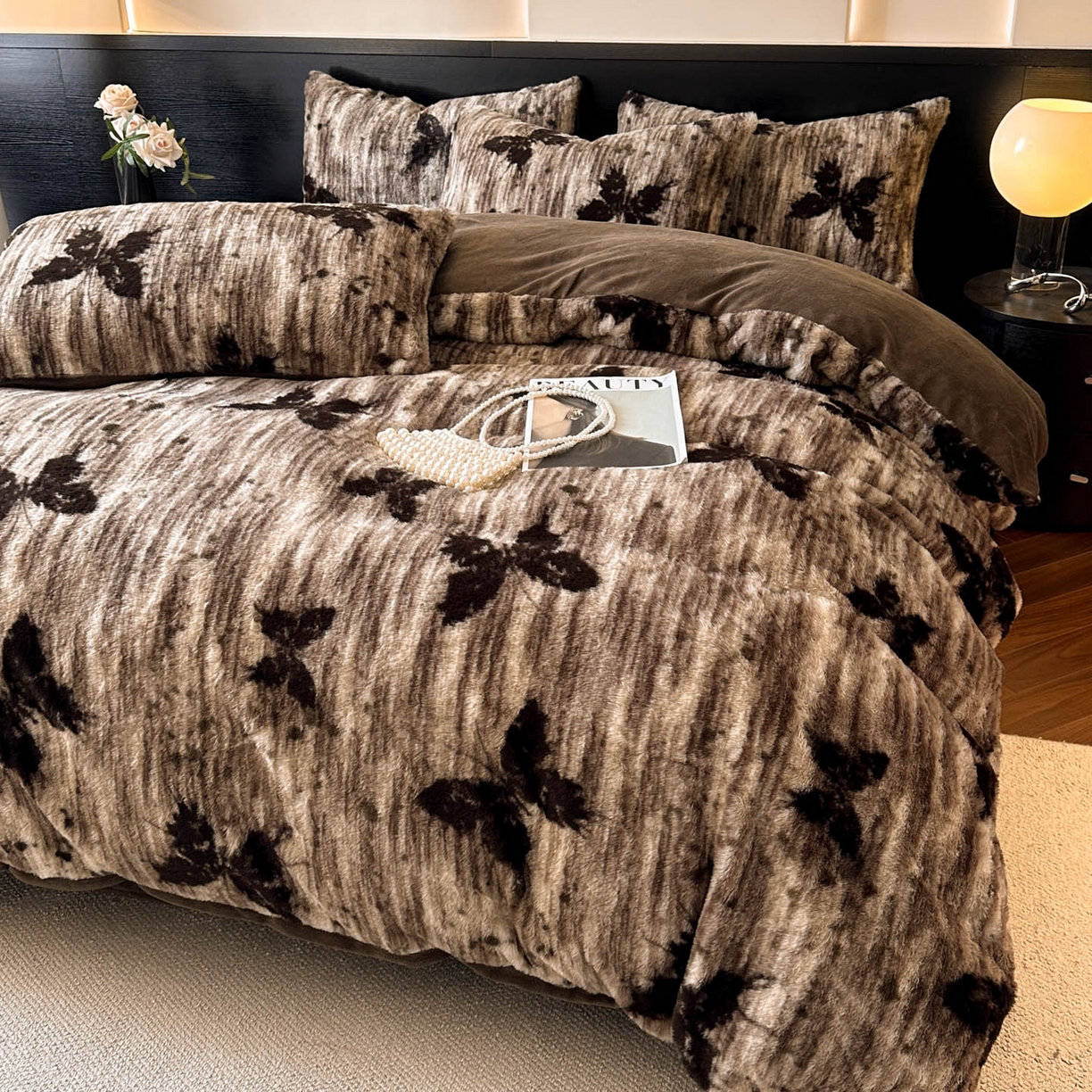 91家纺网 家纺一手货源 找家纺 金阳光家纺 2025新款A类高克重兔毛绒保暖印花牛奶绒四件套 美拉德系列 美拉德-蝶舞卡其