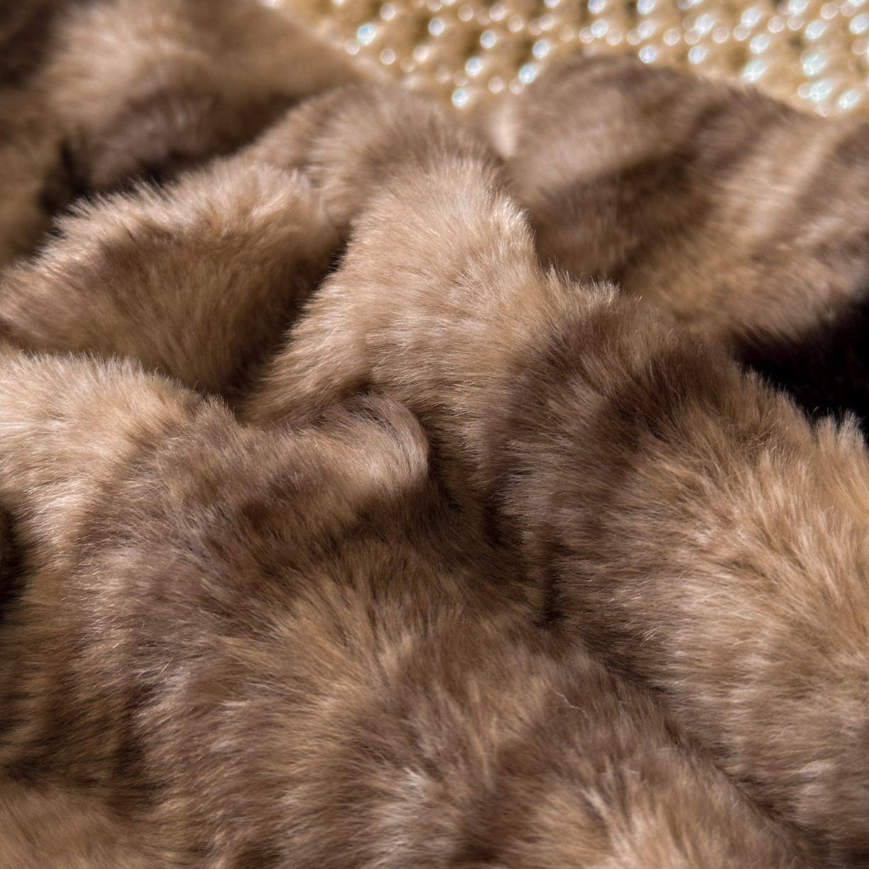 91家纺网 家纺一手货源 找家纺 金阳光家纺 2025新款A类高克重兔毛绒保暖印花牛奶绒四件套 美拉德系列 美拉德-蝶舞卡其