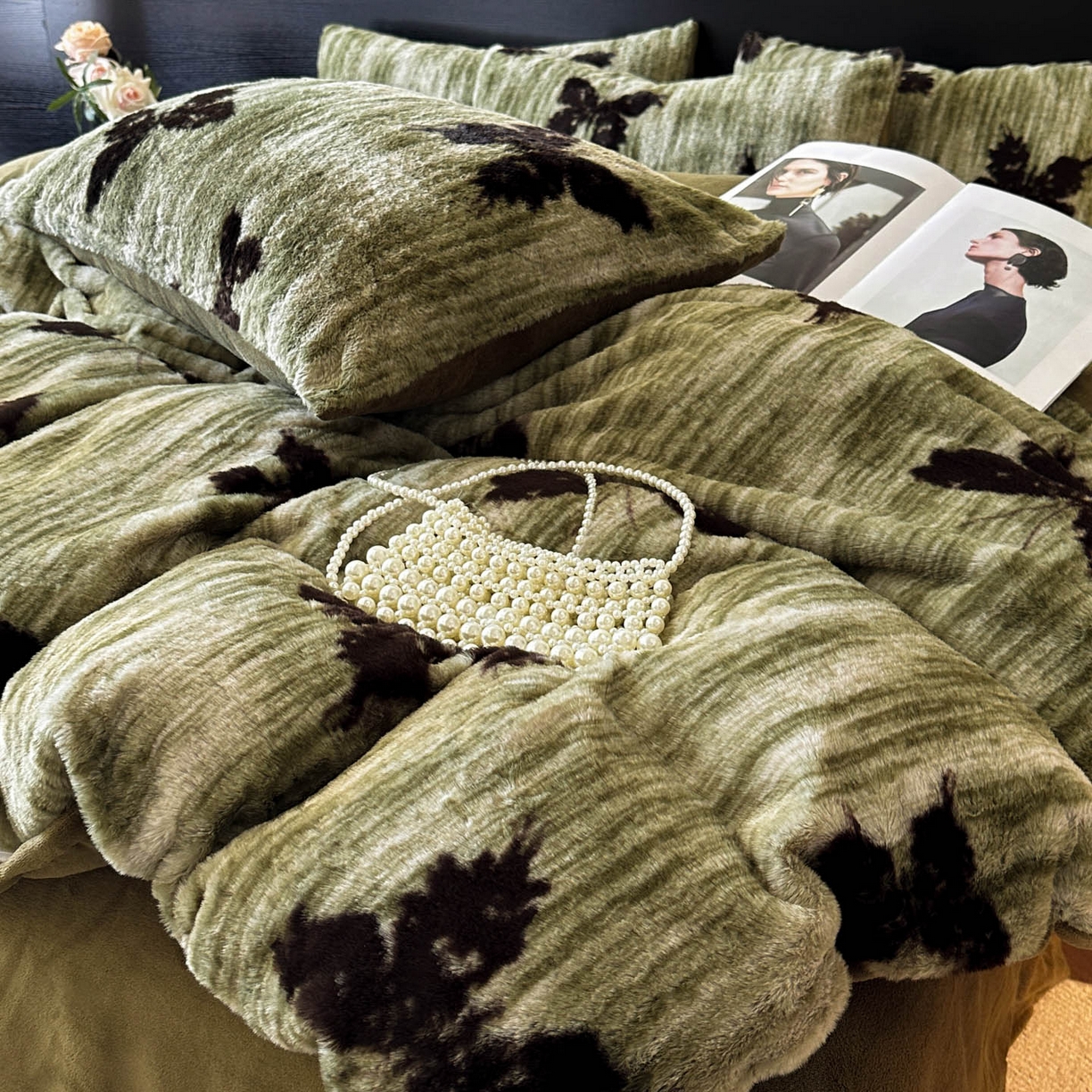 91家纺网 家纺一手货源 找家纺 金阳光家纺 2025新款A类高克重兔毛绒保暖印花牛奶绒四件套 美拉德系列 美拉德-蝶舞绿