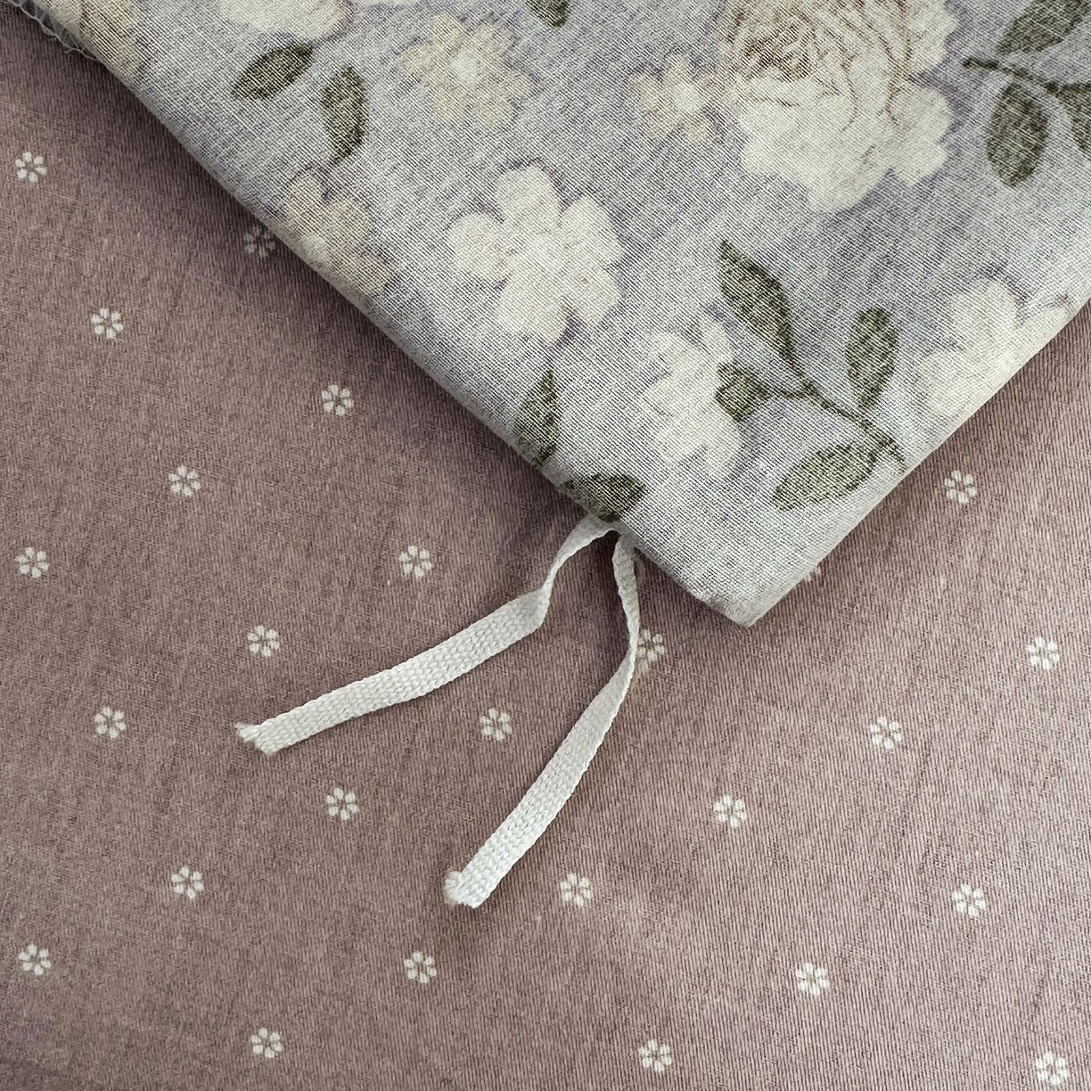 91家纺网 家纺一手货源 找家纺 缦纱 2025新款全棉纯棉小清新喷气13372印花40支纯棉四件套 花清梦