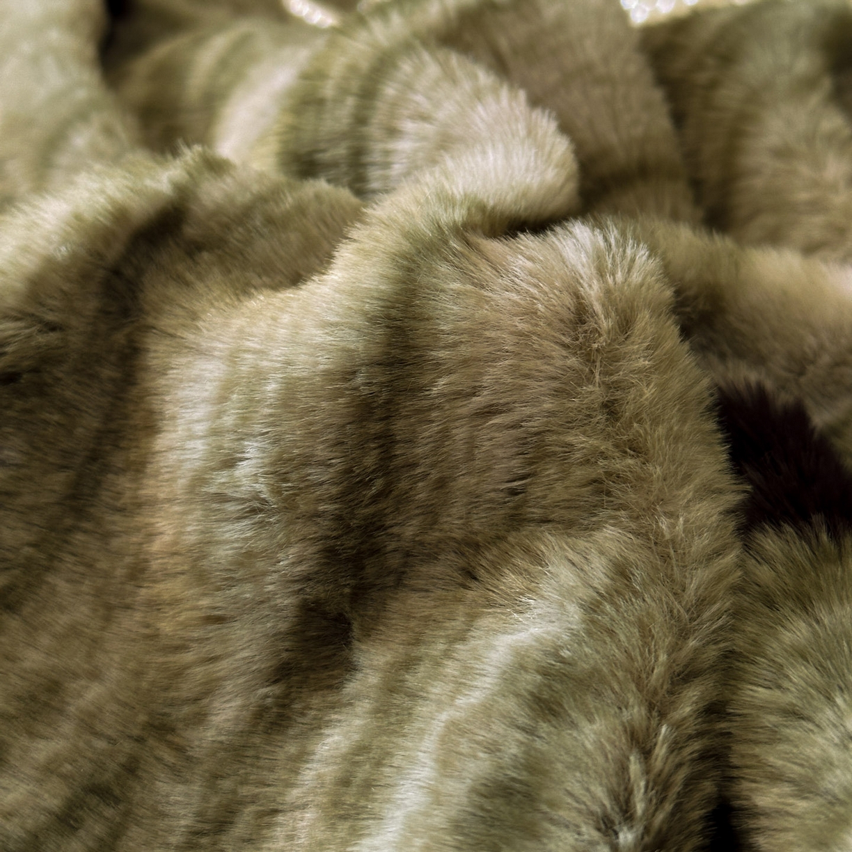 91家纺网 家纺一手货源 找家纺 金阳光家纺 2025新款A类高克重兔毛绒保暖印花牛奶绒四件套 美拉德系列 美拉德-蝶舞绿