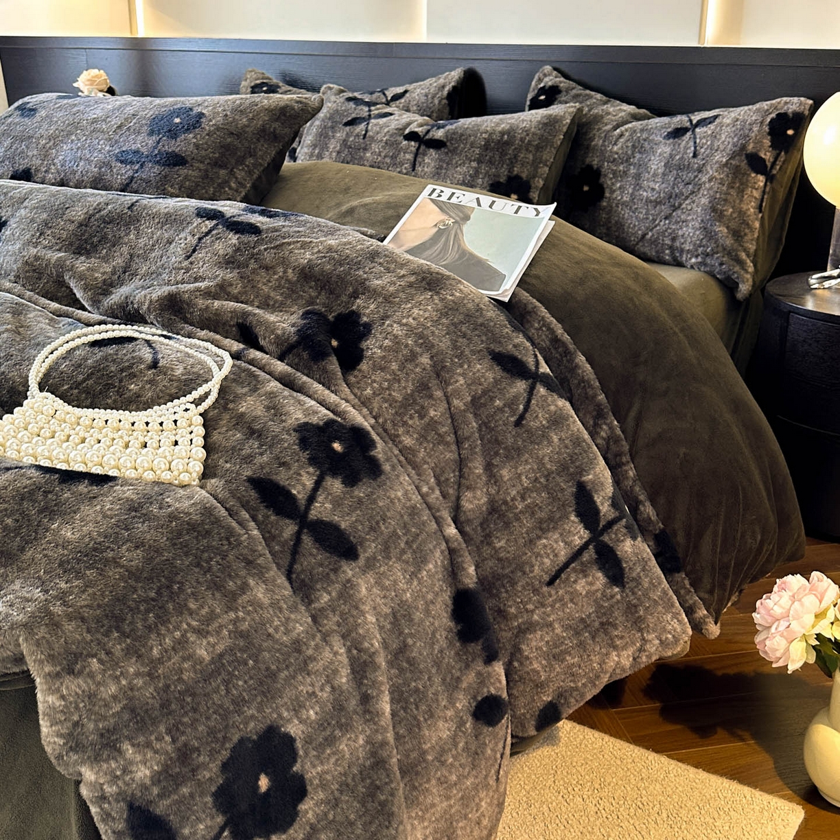 91家纺网 家纺一手货源 找家纺 金阳光家纺 2025新款A类高克重兔毛绒保暖印花牛奶绒四件套 美拉德系列 美拉德-花语