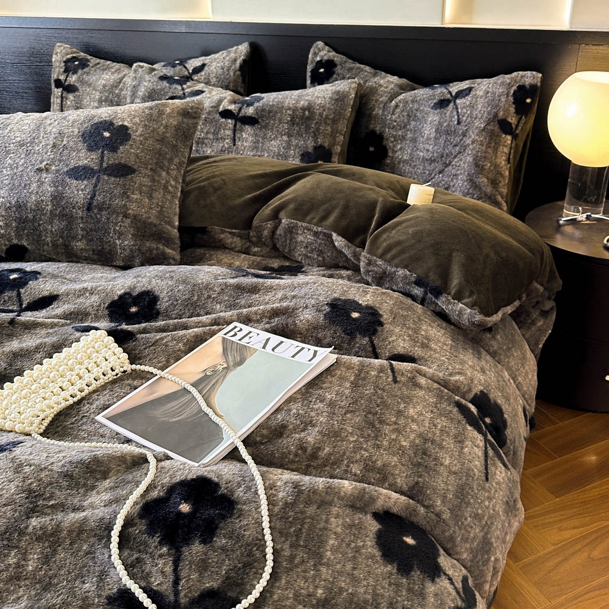 91家纺网 家纺一手货源 找家纺 金阳光家纺 2025新款A类高克重兔毛绒保暖印花牛奶绒四件套 美拉德系列 美拉德-花语