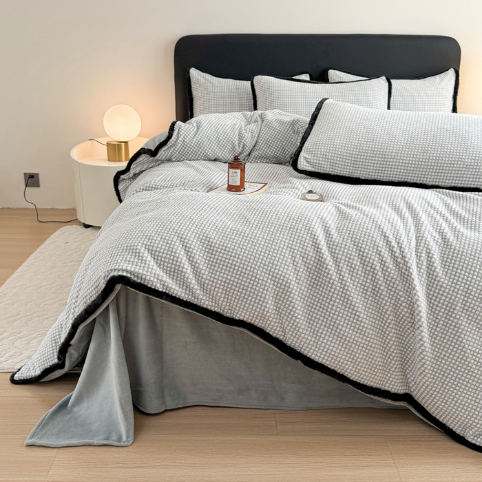 91家纺网 家纺一手货源 找家纺 KA家纺 2025冬兔毛边阳离子提花牛奶绒四件套 温雅系列 温雅灰