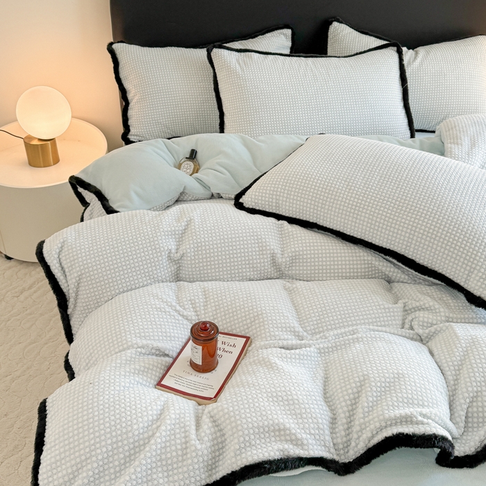 91家纺网 家纺一手货源 找家纺 KA家纺 2025冬兔毛边阳离子提花牛奶绒四件套 温雅系列 温雅蓝