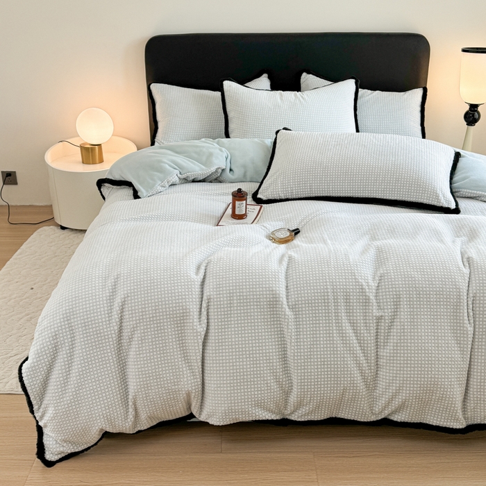 91家纺网 家纺一手货源 找家纺 KA家纺 2025冬兔毛边阳离子提花牛奶绒四件套 温雅系列 温雅蓝