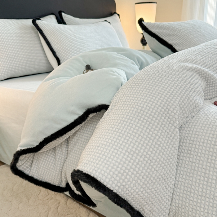 KA家纺 2025冬兔毛边阳离子提花牛奶绒四件套 温雅系列 温雅蓝