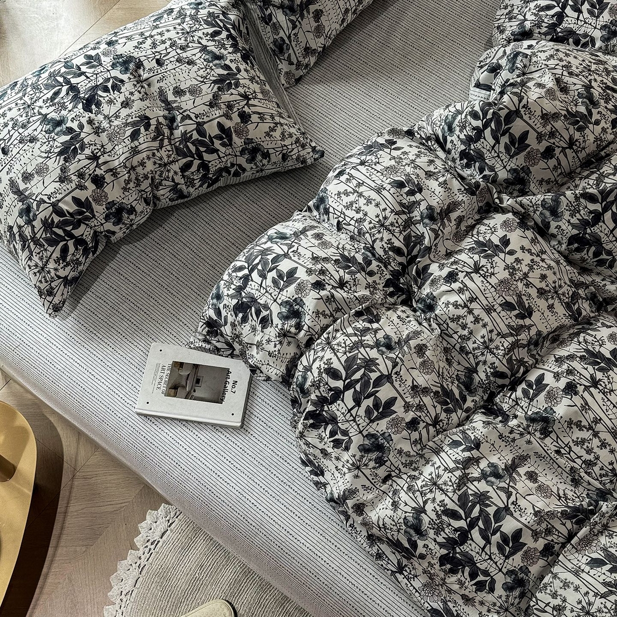 91家纺网 家纺一手货源 找家纺 缦纱 2025新款全棉纯棉小清新喷气13372印花40支纯棉四件套 锦瑟-蓝