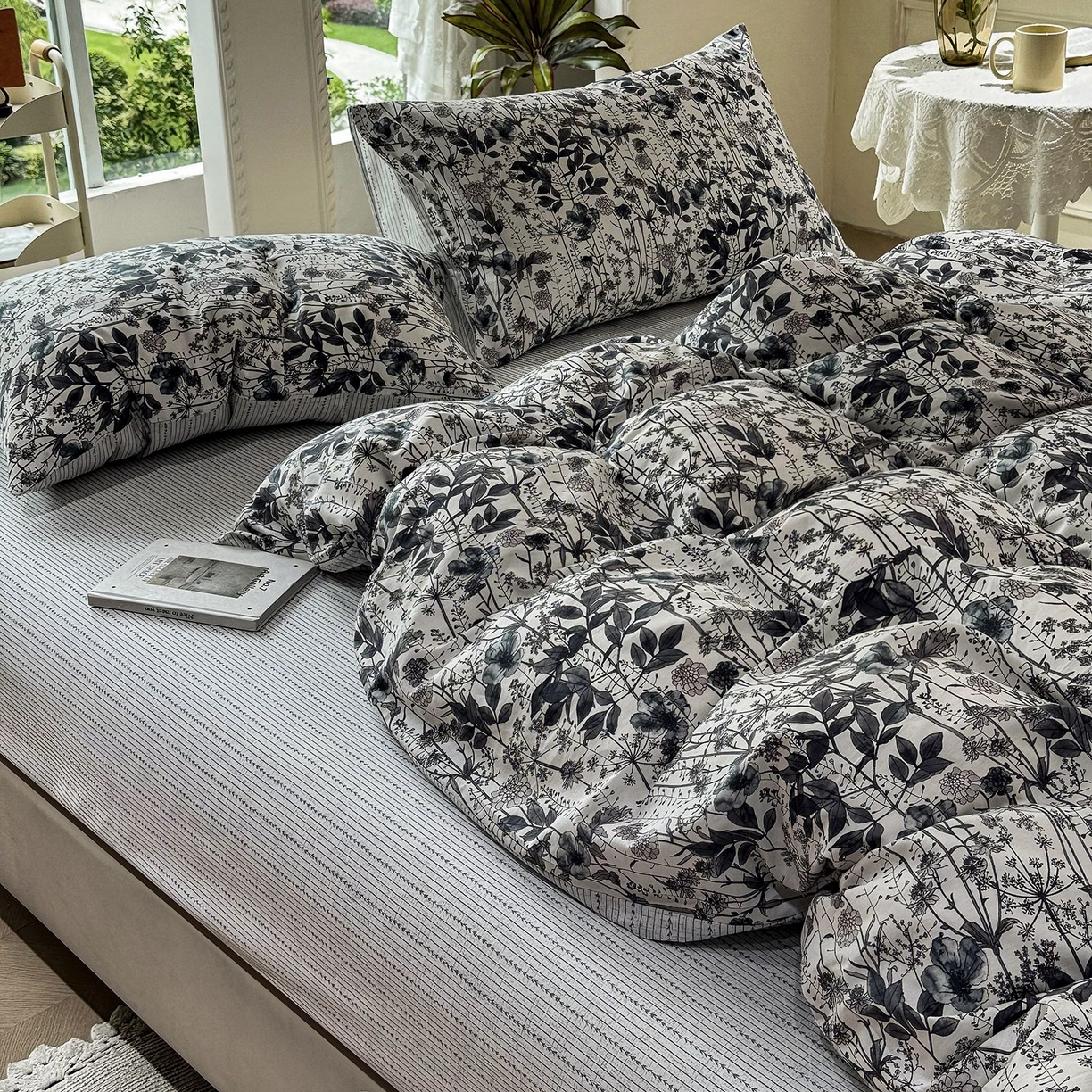 91家纺网 家纺一手货源 找家纺 缦纱 2025新款全棉纯棉小清新喷气13372印花40支纯棉四件套 锦瑟-蓝