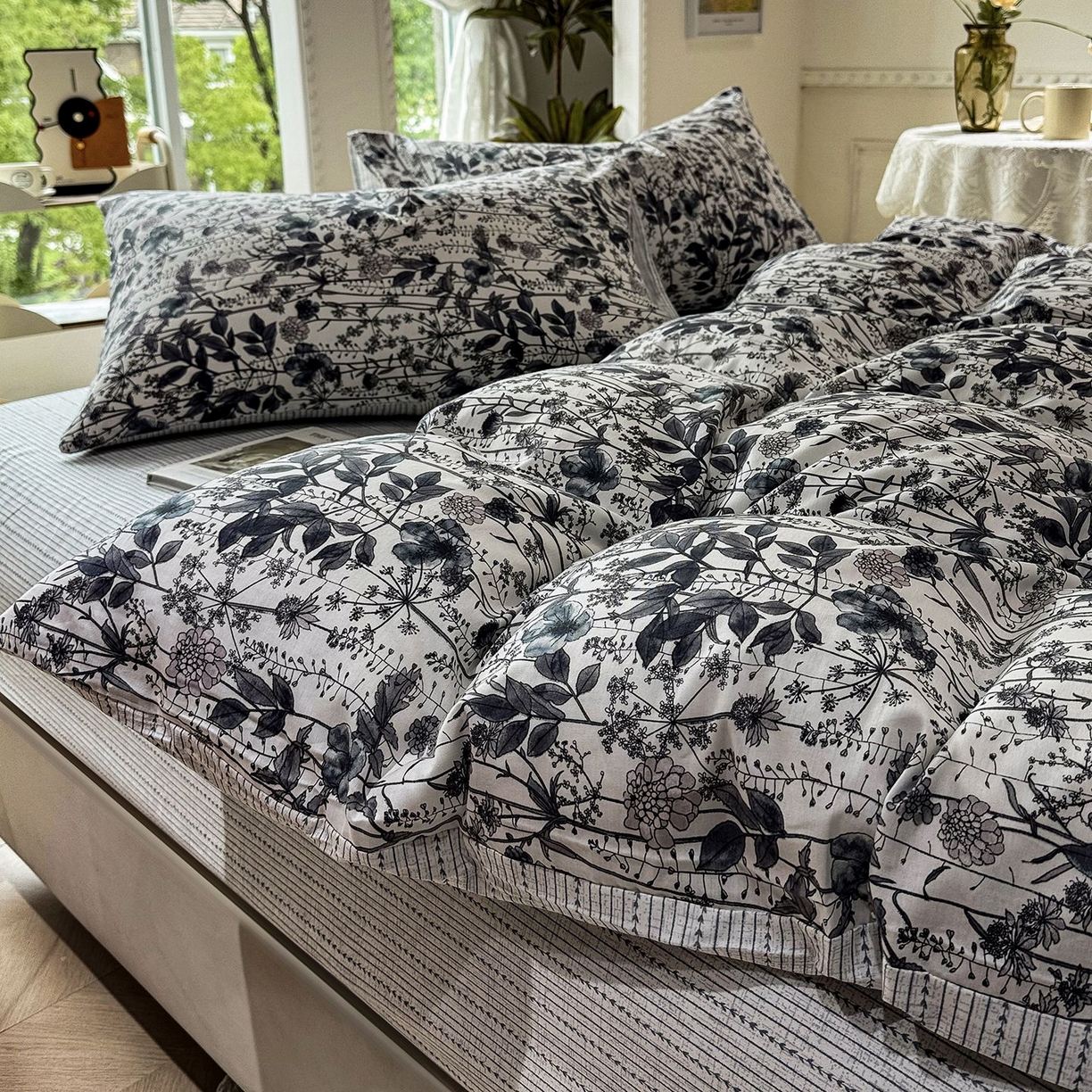 91家纺网 家纺一手货源 找家纺 缦纱 2025新款全棉纯棉小清新喷气13372印花40支纯棉四件套 锦瑟-蓝