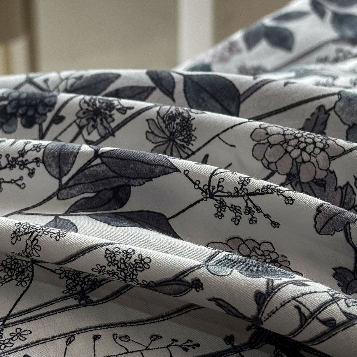 91家纺网 家纺一手货源 找家纺 缦纱 2025新款全棉纯棉小清新喷气13372印花40支纯棉四件套 锦瑟-蓝