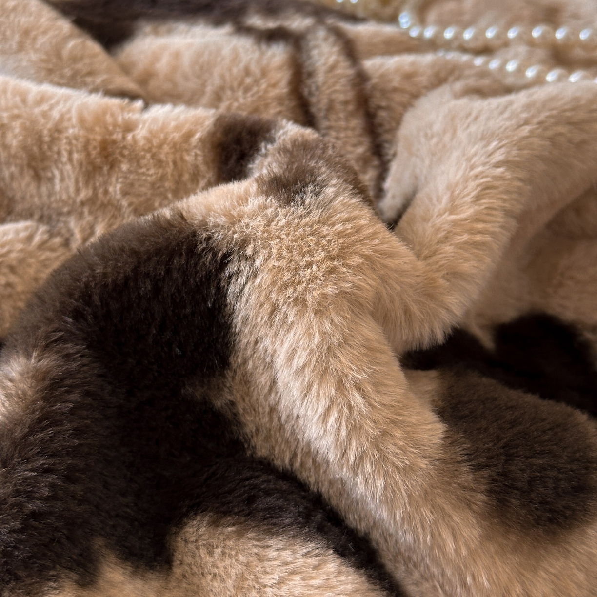 91家纺网 家纺一手货源 找家纺 金阳光家纺 2025新款A类高克重兔毛绒保暖印花牛奶绒四件套 美拉德系列 美拉德-漫漫