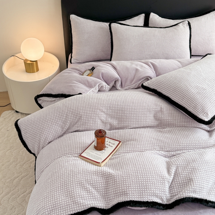 91家纺网 家纺一手货源 找家纺 KA家纺 2025冬兔毛边阳离子提花牛奶绒四件套 温雅系列 温雅紫