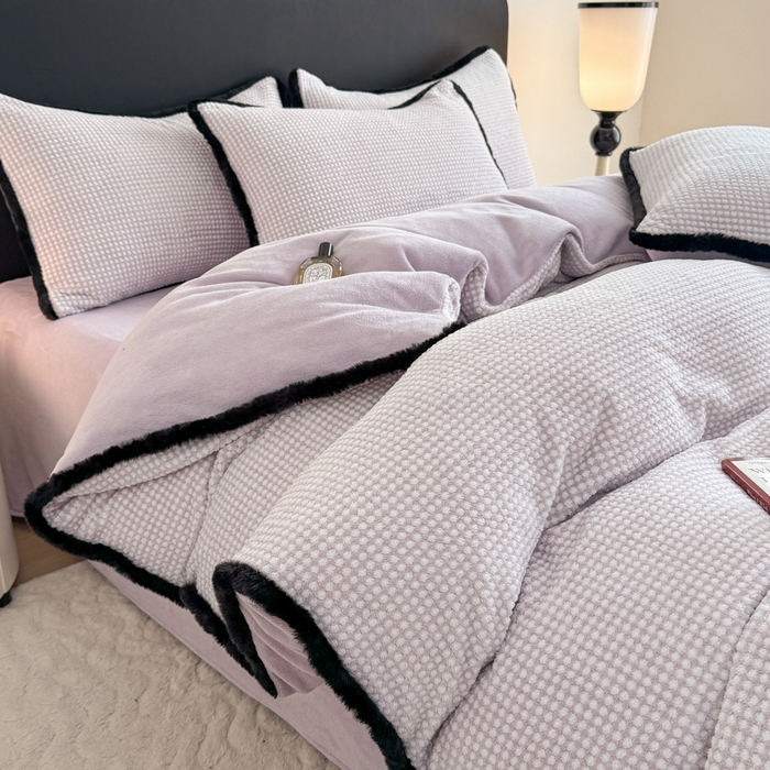 91家纺网 家纺一手货源 找家纺 KA家纺 2025冬兔毛边阳离子提花牛奶绒四件套 温雅系列 温雅紫