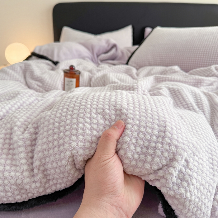 91家纺网 家纺一手货源 找家纺 KA家纺 2025冬兔毛边阳离子提花牛奶绒四件套 温雅系列 温雅紫