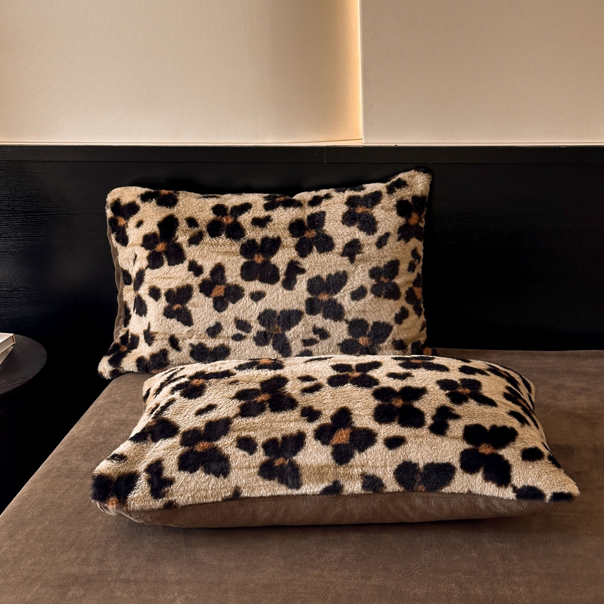 91家纺网 家纺一手货源 找家纺 金阳光家纺 2025新款A类高克重兔毛绒保暖印花牛奶绒四件套 美拉德系列 美拉德-豹纹咖