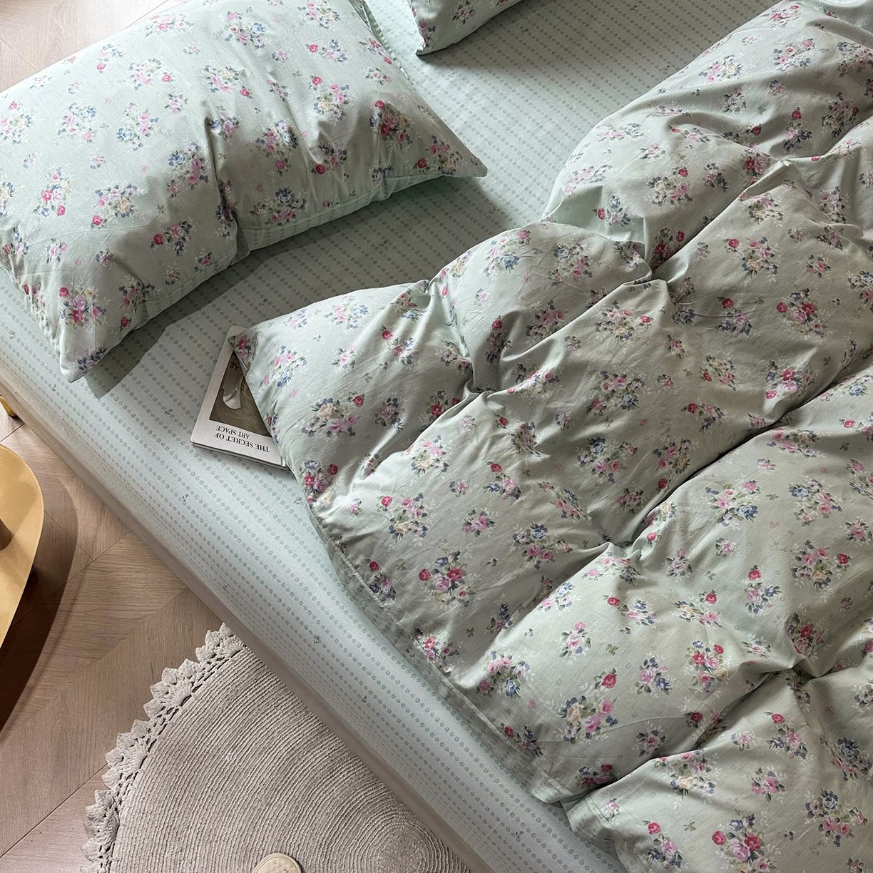 91家纺网 家纺一手货源 找家纺 缦纱 2025新款全棉纯棉小清新喷气13372印花40支纯棉四件套 梨花似锦