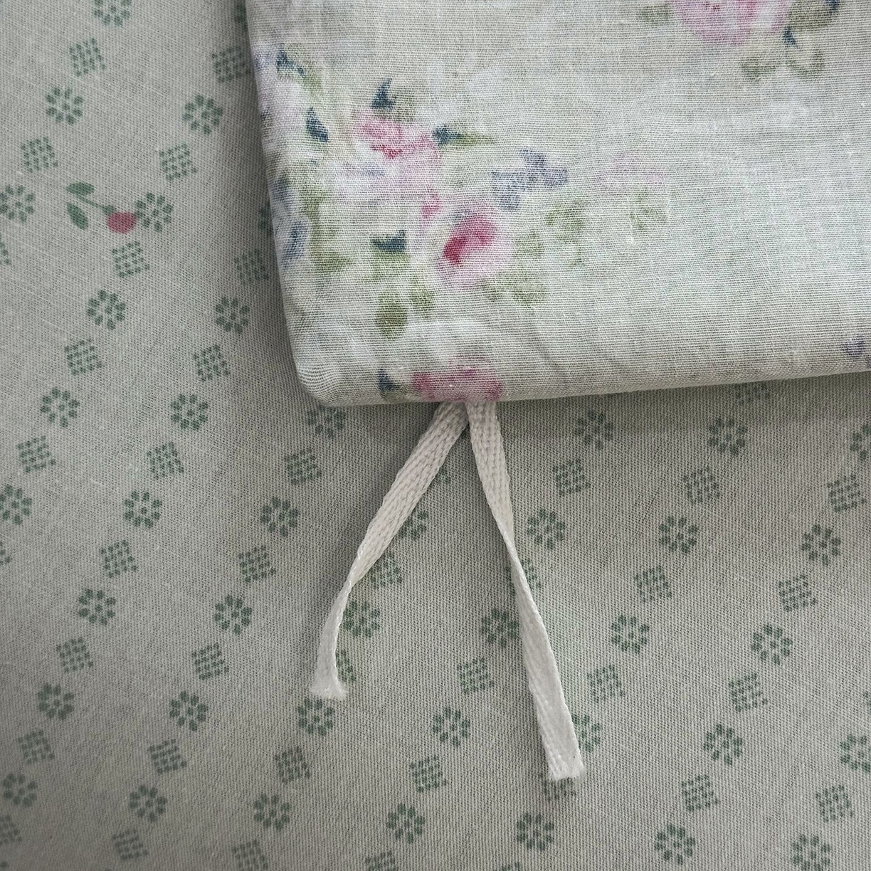 91家纺网 家纺一手货源 找家纺 缦纱 2025新款全棉纯棉小清新喷气13372印花40支纯棉四件套 梨花似锦