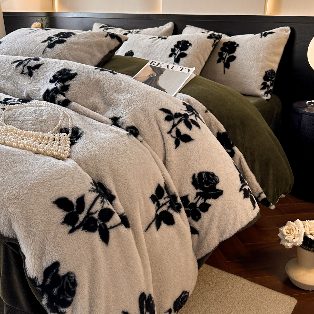 91家纺网 家纺一手货源 找家纺 金阳光家纺 2025新款A类高克重兔毛绒保暖印花牛奶绒四件套 美拉德系列 美拉德-玫瑰白