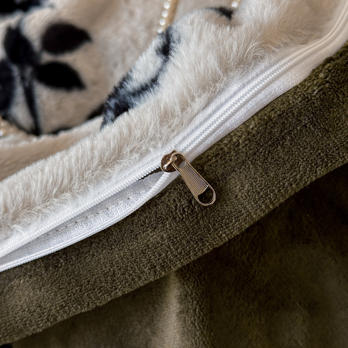 91家纺网 家纺一手货源 找家纺 金阳光家纺 2025新款A类高克重兔毛绒保暖印花牛奶绒四件套 美拉德系列 美拉德-玫瑰白