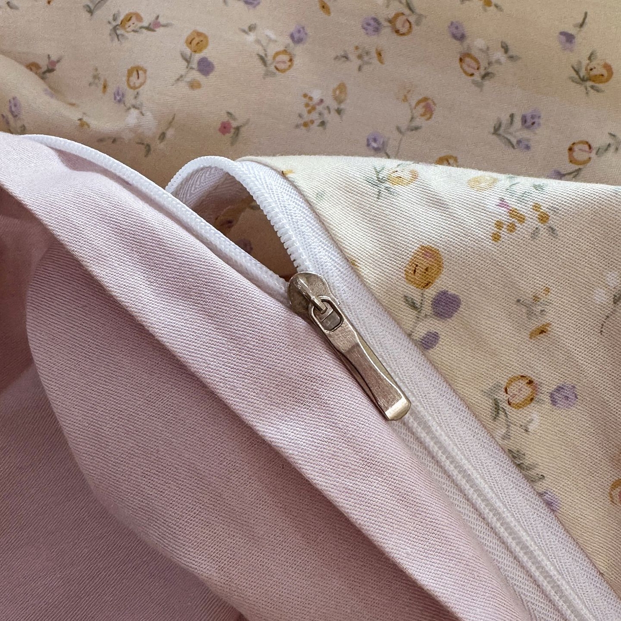 91家纺网 家纺一手货源 找家纺 缦纱 2025新款全棉纯棉小清新喷气13372印花40支纯棉四件套 漫山花海