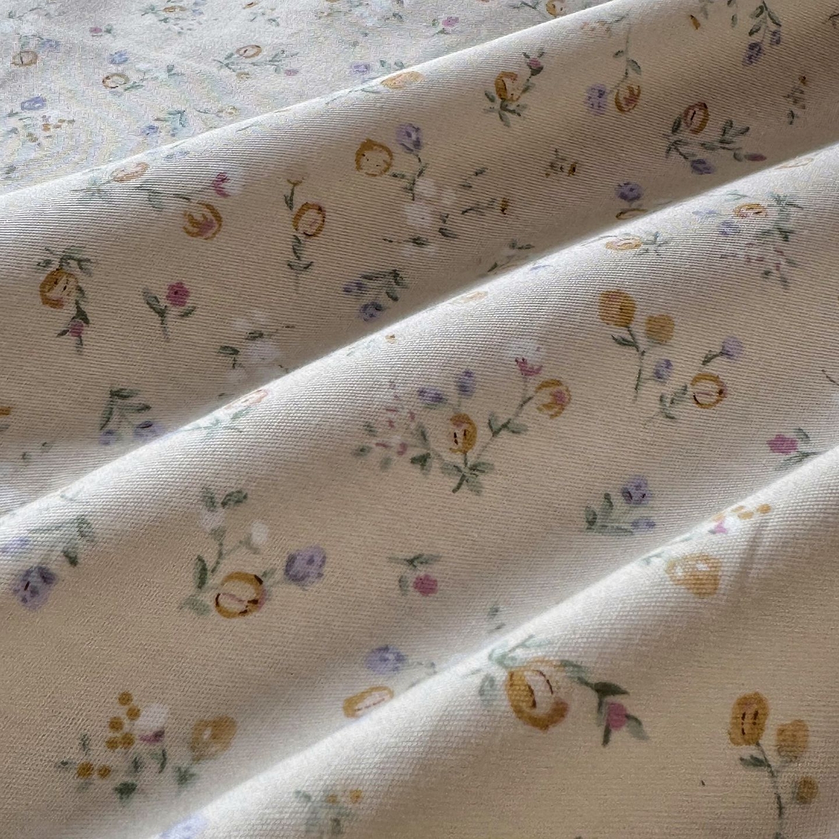 91家纺网 家纺一手货源 找家纺 缦纱 2025新款全棉纯棉小清新喷气13372印花40支纯棉四件套 漫山花海