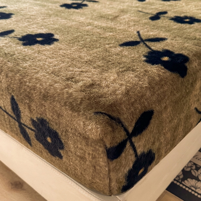 91家纺网 家纺一手货源 找家纺 绒世界 2025秋冬加厚兔绒床笠 床笠兔绒-繁花咖