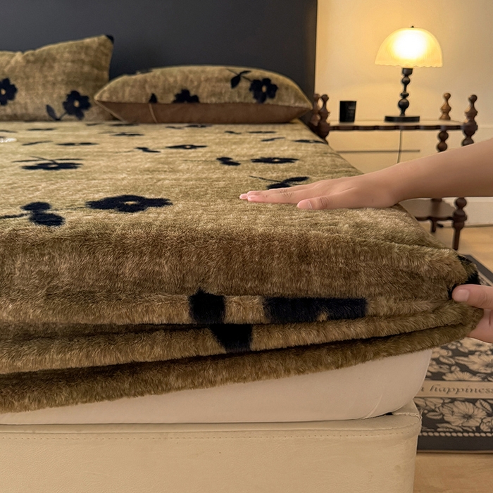 91家纺网 家纺一手货源 找家纺 绒世界 2025秋冬加厚兔绒床笠 床笠兔绒-繁花咖