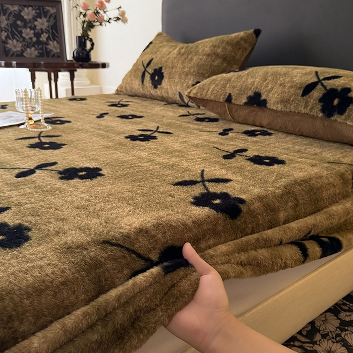 91家纺网 家纺一手货源 找家纺 绒世界 2025秋冬加厚兔绒床笠 床笠兔绒-繁花咖