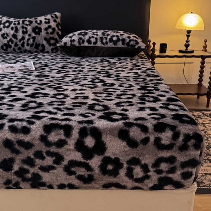 91家纺网 家纺一手货源 找家纺 绒世界 2025秋冬加厚兔绒床笠 兔绒床笠-豹纹灰