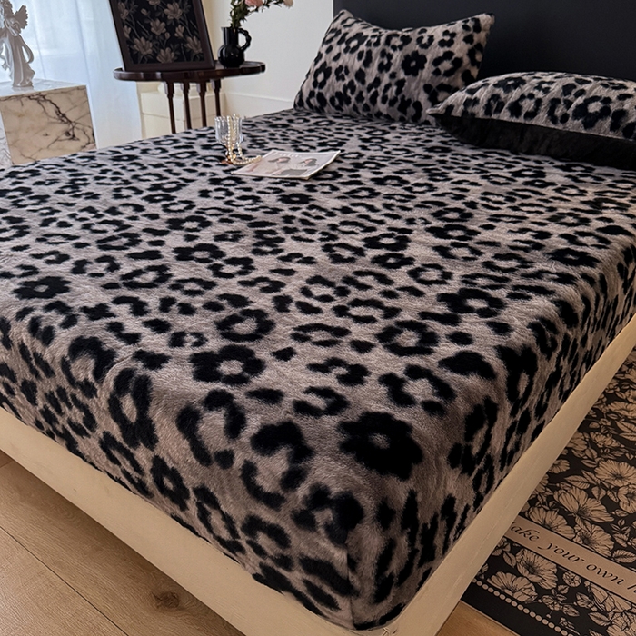 91家纺网 家纺一手货源 找家纺 绒世界 2025秋冬加厚兔绒床笠 兔绒床笠-豹纹灰