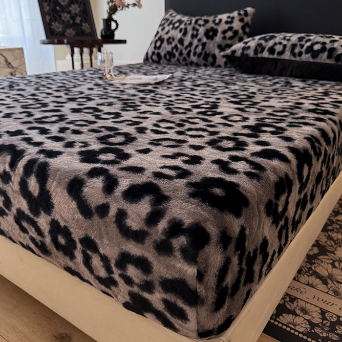 91家纺网 家纺一手货源 找家纺 绒世界 2025秋冬加厚兔绒床笠 兔绒床笠-豹纹灰