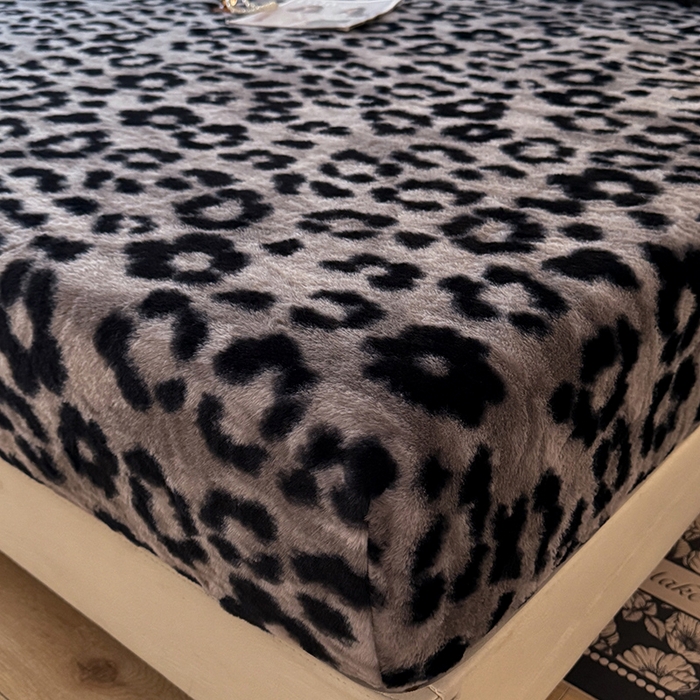 91家纺网 家纺一手货源 找家纺 绒世界 2025秋冬加厚兔绒床笠 兔绒床笠-豹纹灰