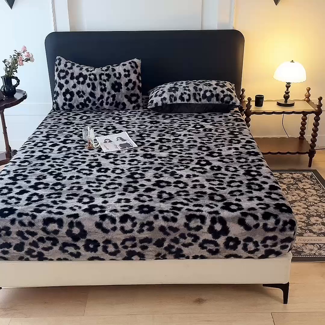 91家纺网 家纺一手货源 找家纺 绒世界 2025秋冬加厚兔绒床笠 兔绒床笠-豹纹灰