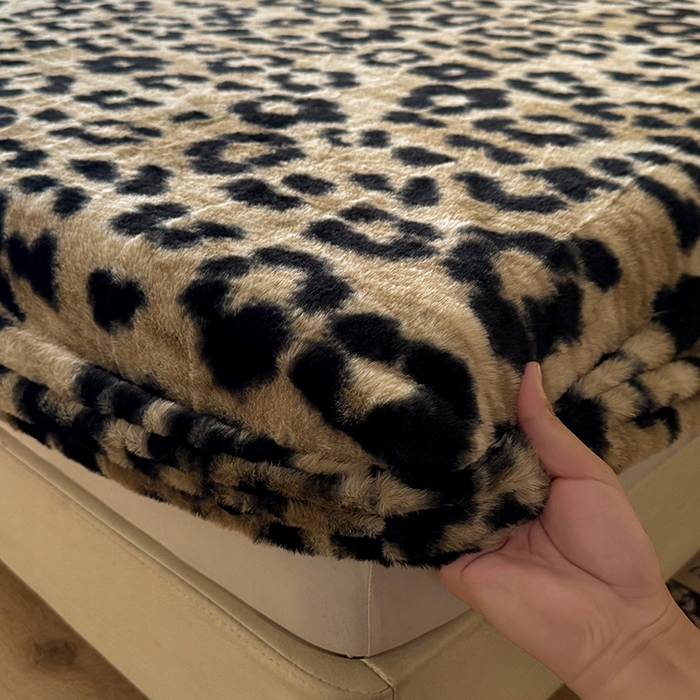 91家纺网 家纺一手货源 找家纺 绒世界 2025秋冬加厚兔绒床笠 兔绒床笠-豹纹咖