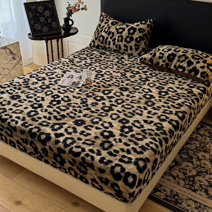 91家纺网 家纺一手货源 找家纺 绒世界 2025秋冬加厚兔绒床笠 兔绒床笠-豹纹咖