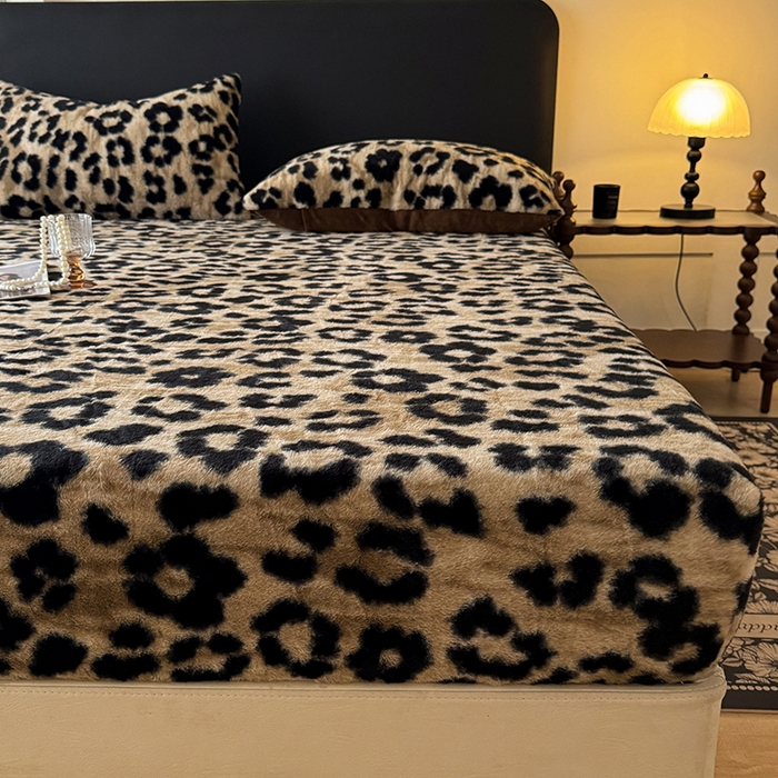 91家纺网 家纺一手货源 找家纺 绒世界 2025秋冬加厚兔绒床笠 兔绒床笠-豹纹咖