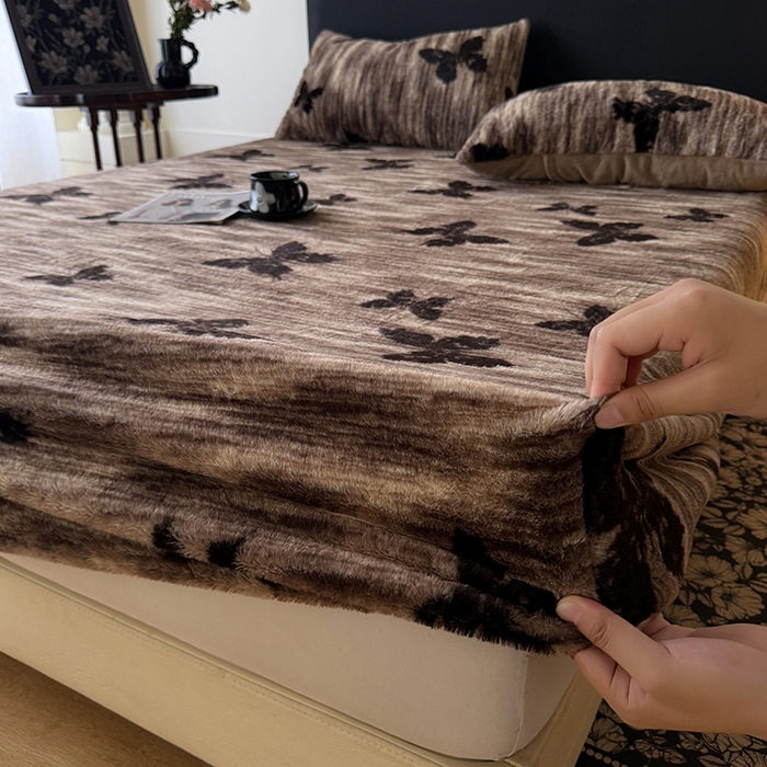 91家纺网 家纺一手货源 找家纺 绒世界 2025秋冬加厚兔绒床笠 兔绒床笠-蝶舞咖