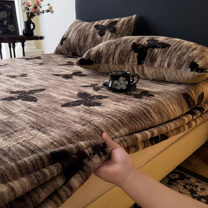 91家纺网 家纺一手货源 找家纺 绒世界 2025秋冬加厚兔绒床笠 兔绒床笠-蝶舞咖