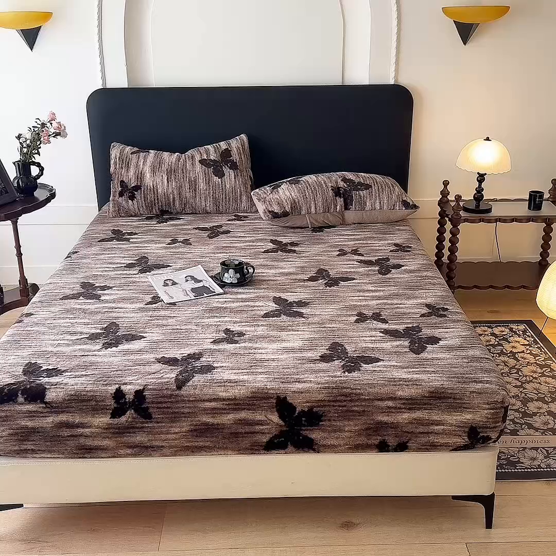 91家纺网 家纺一手货源 找家纺 绒世界 2025秋冬加厚兔绒床笠 兔绒床笠-蝶舞咖