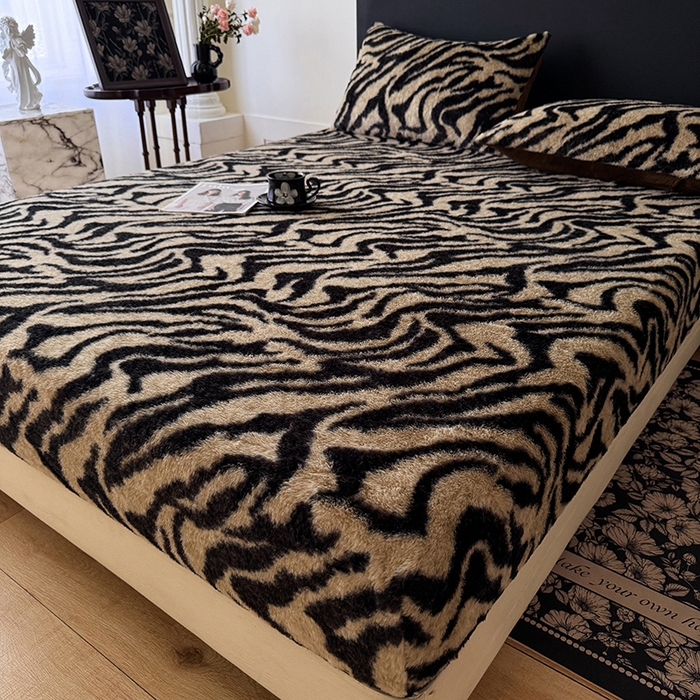 91家纺网 家纺一手货源 找家纺 绒世界 2025秋冬加厚兔绒床笠 兔绒床笠-虎纹