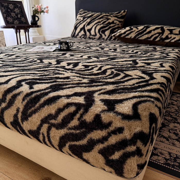 91家纺网 家纺一手货源 找家纺 绒世界 2025秋冬加厚兔绒床笠 兔绒床笠-虎纹