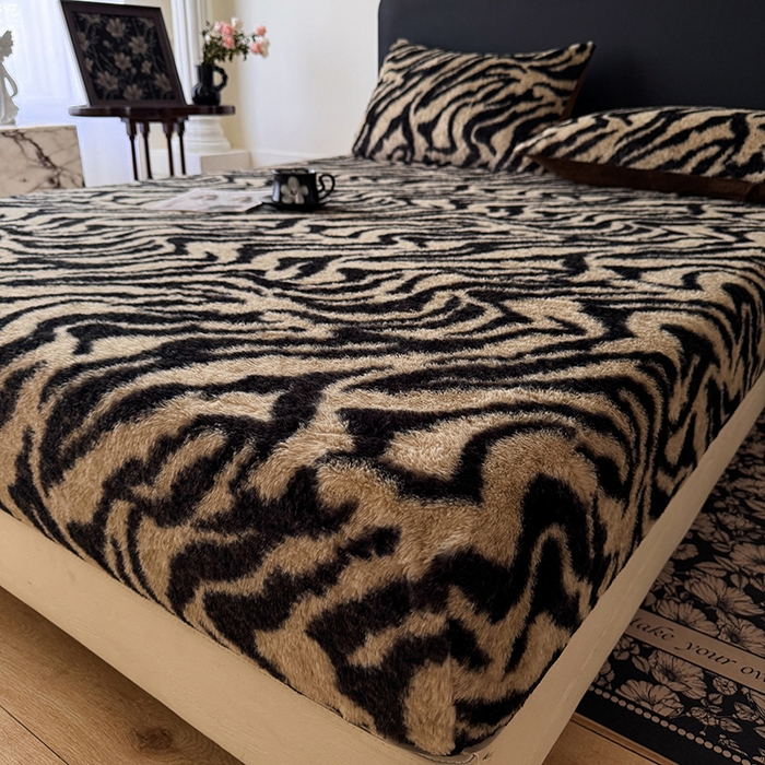 91家纺网 家纺一手货源 找家纺 绒世界 2025秋冬加厚兔绒床笠 兔绒床笠-虎纹